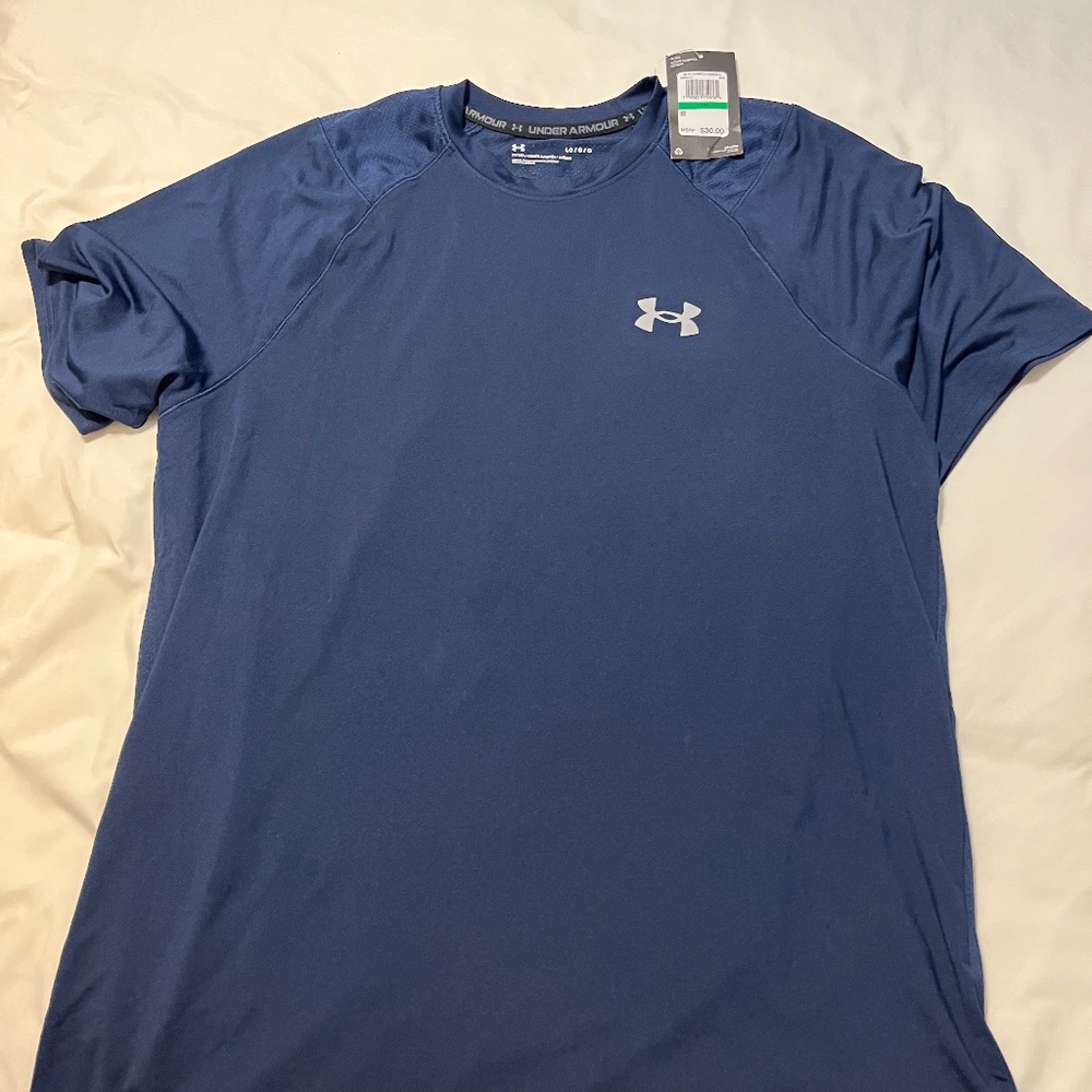 Mens Under Armour dri-fit tshirt. New